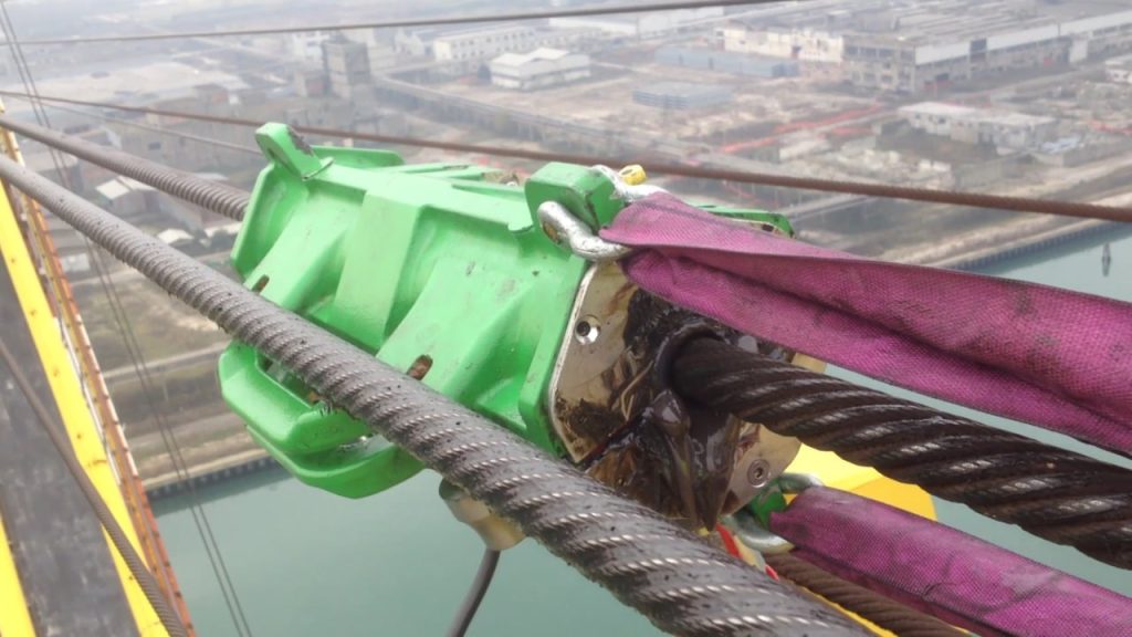 Viper-WRL-lubricating-Port-crane-luffing-rope-1